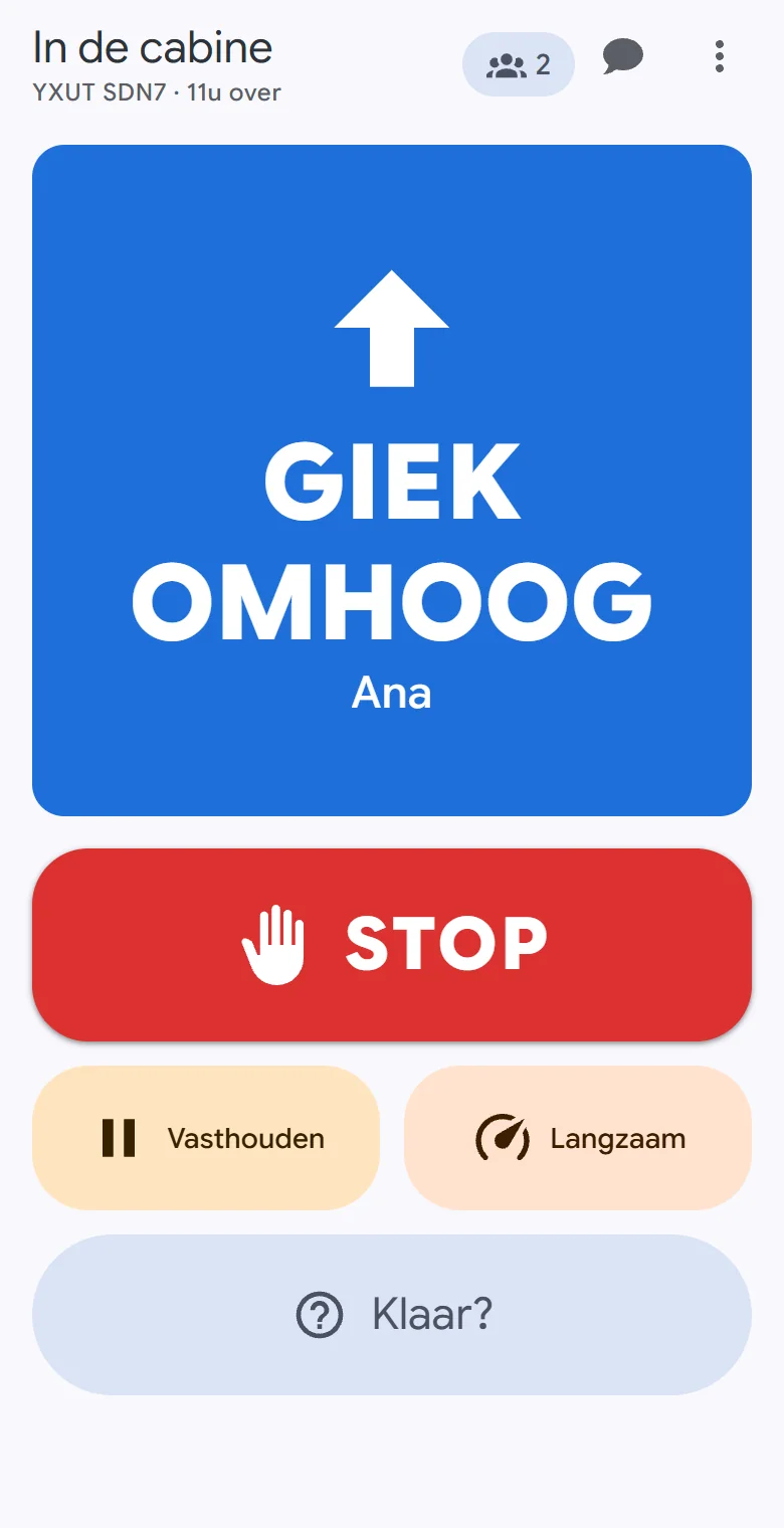 Een telefoon in de cabine: Giek omhoog vult het scherm met wie het roept, en STOP, Vasthouden en Langzaam zijn één tik verwijderd.