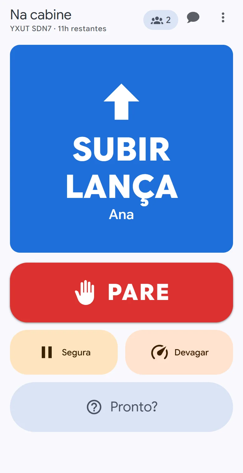 Um celular na cabine: Subir lança preenche a tela com quem está chamando, e Pare, Segura e Devagar ficam a um toque.